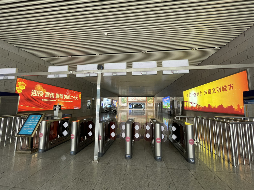 高鐵站成為越來越多商家的重要推廣陣地